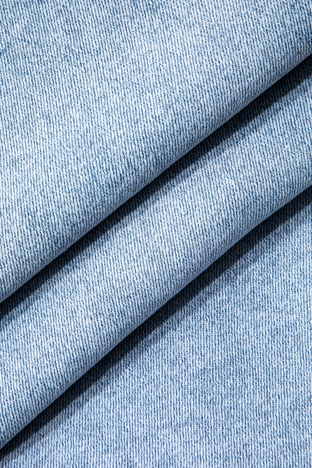 Vaqueros Denim Rectos Con Deshilachado Y Piedras Engastadas