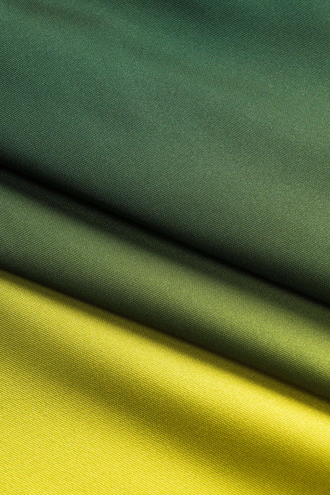 חצאית עם קשירה בחזית ורוכסן בהדפס אומברה 