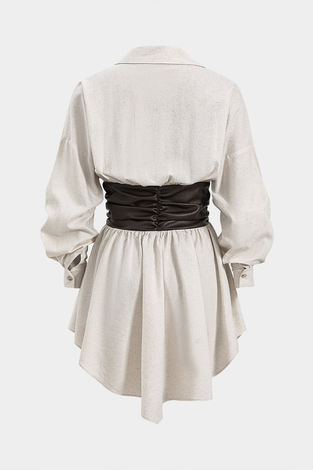 שמלת מיני עם שרוולים ארוכים, טלאים וקשירה, דמוי עור 