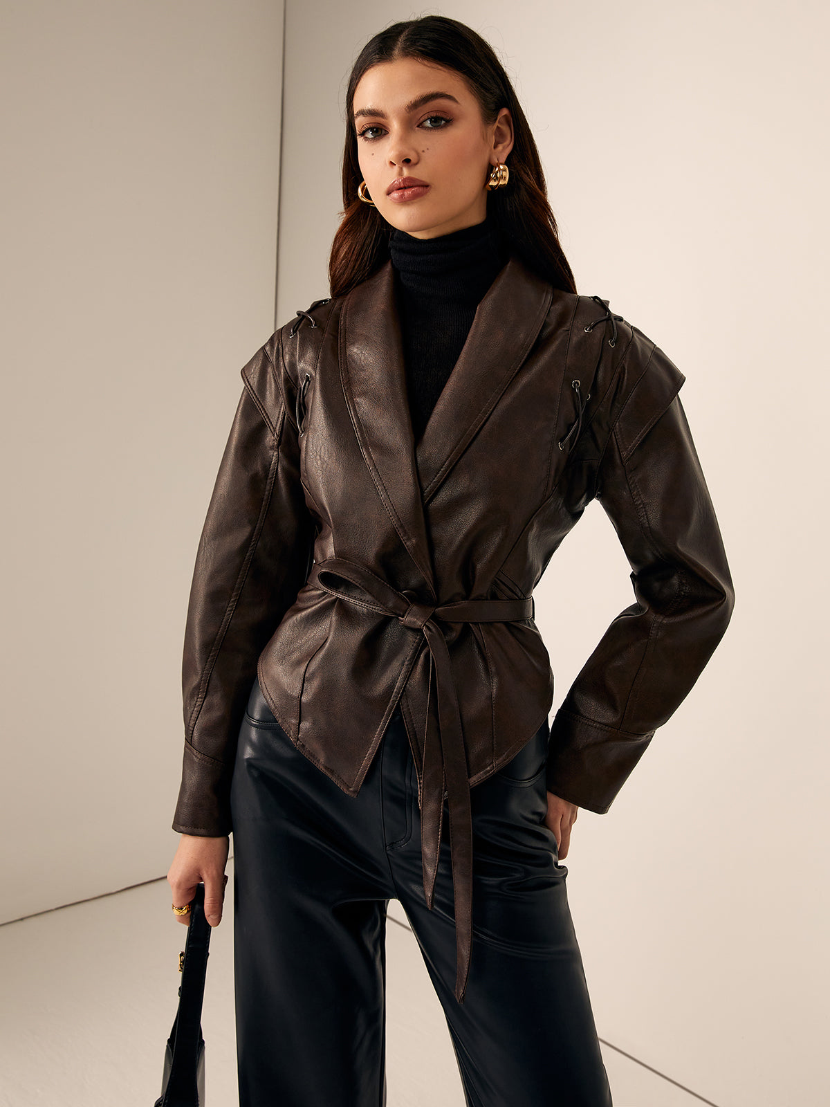 Chaqueta de Cuero Viblans con Cuello Chal y Cinturón