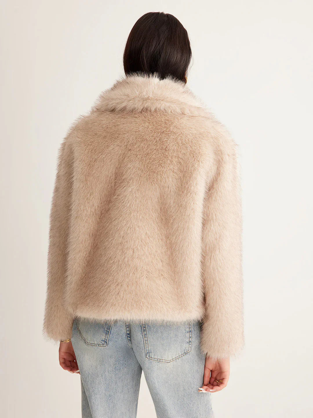Chaqueta de Piel Oversized Lujo Elegante Bornz Silueta