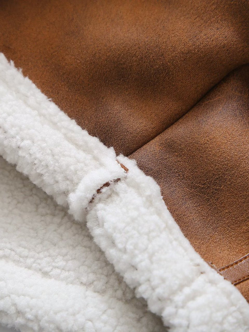 Chaqueta Marrón Luxe Con Collar Peludo Y Piel Blanca
