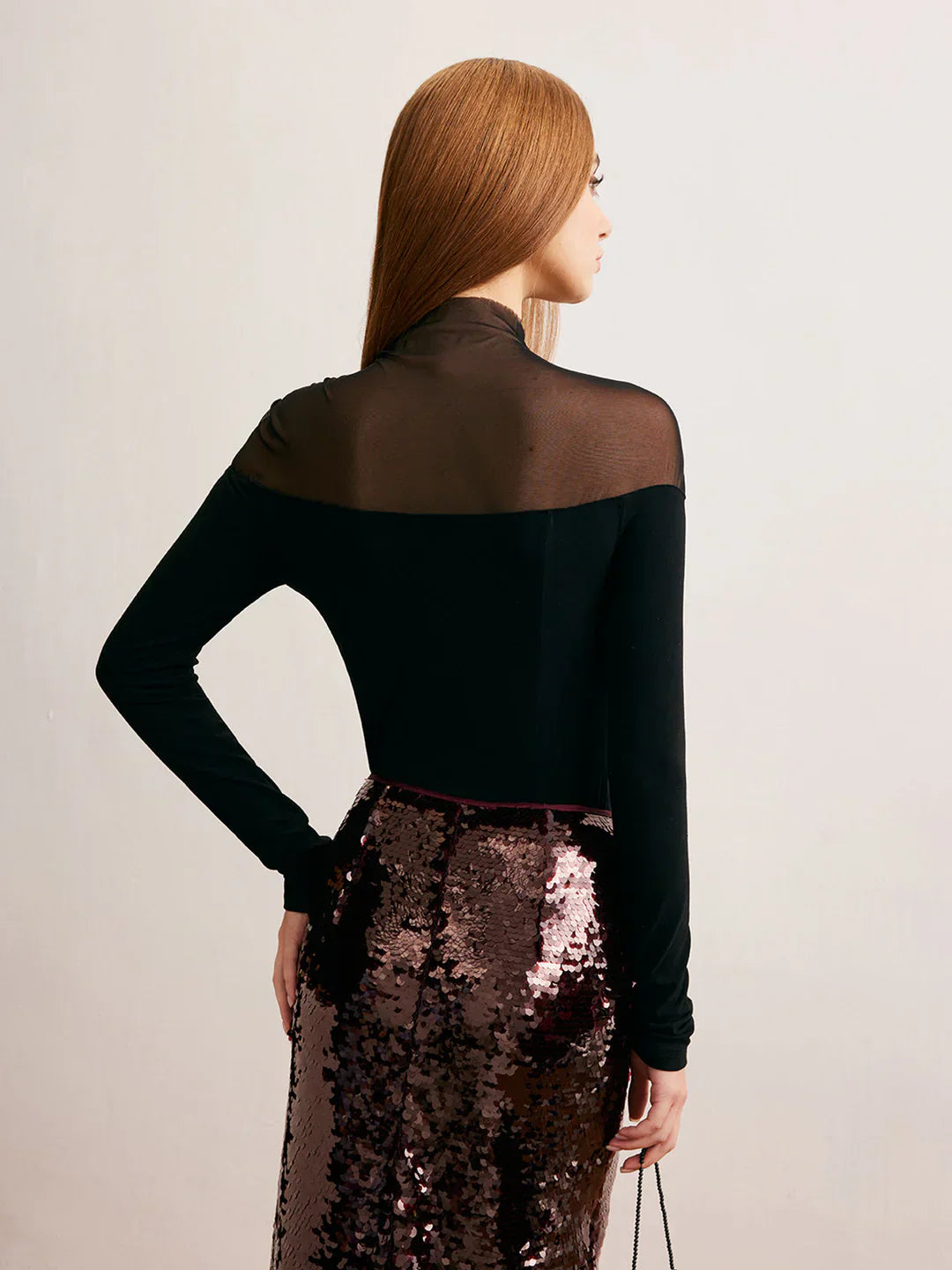 Blusa Drepad Atemporal Con Cuello Alto Y Manga Larga