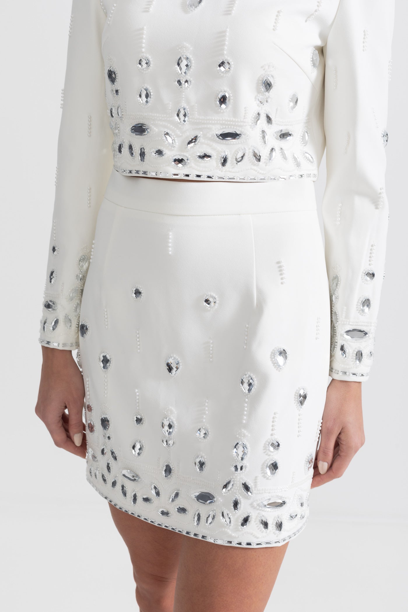 Conjunto Dos Piezas Falda Mini Diamantes Blanco Elegante