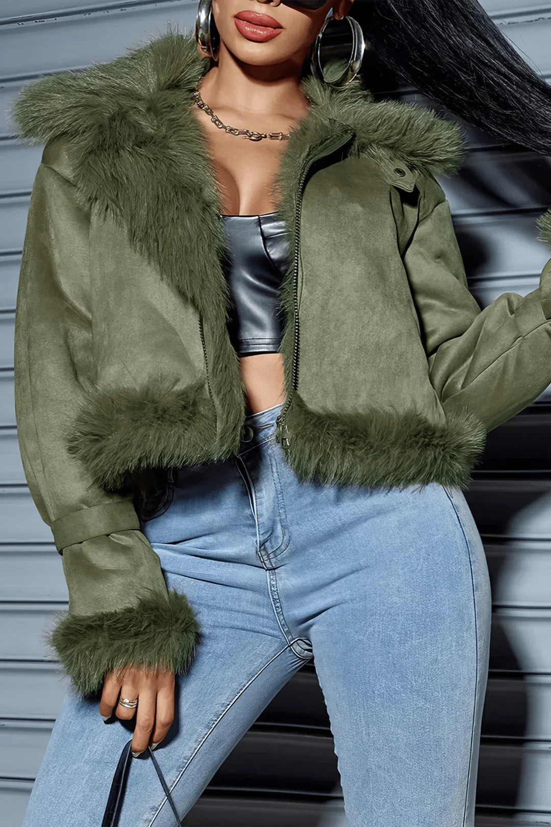 Chaqueta Corta Con Cuello De Peluche Para Mujeres Modernas