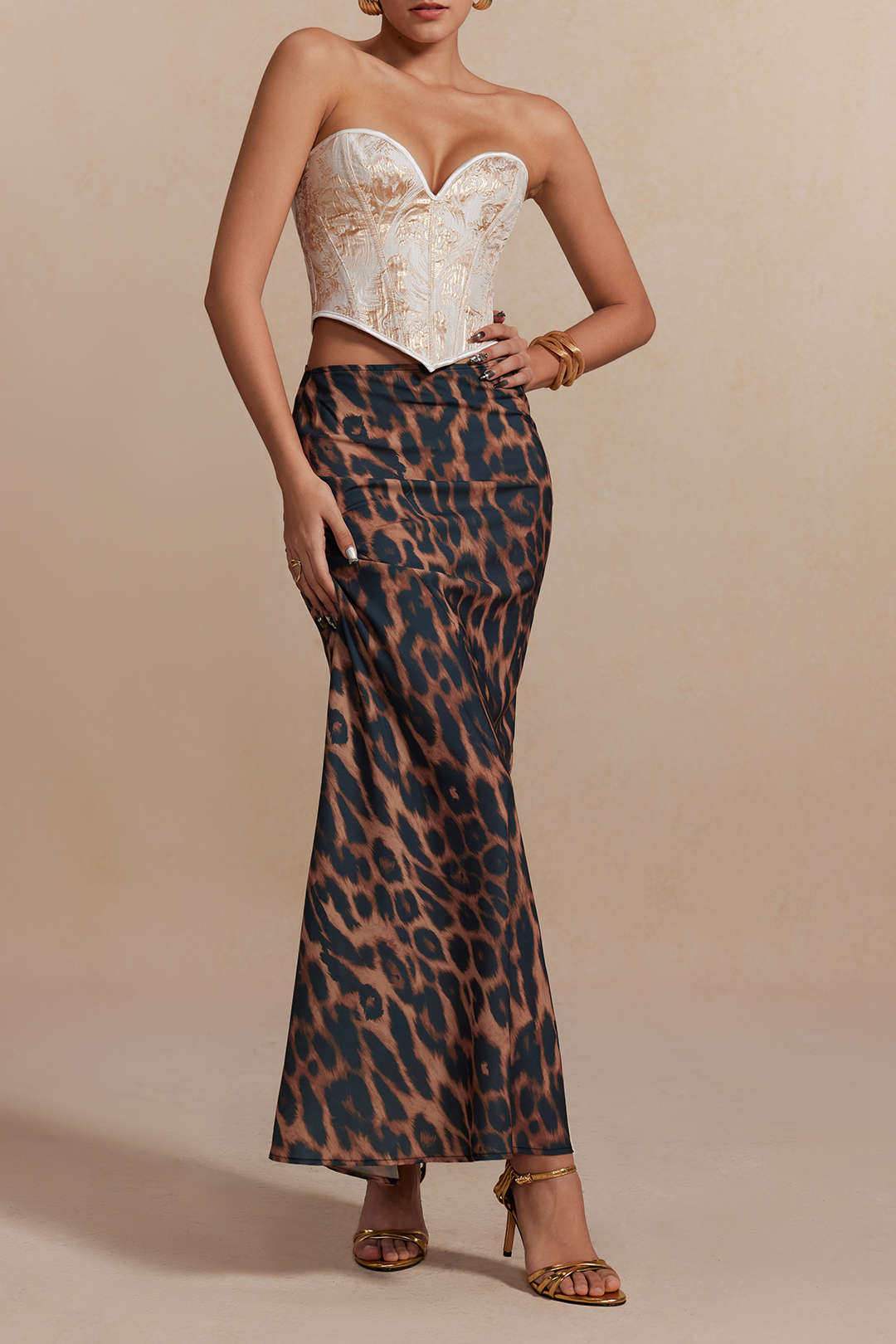 Falda Leopardo Estampado Majestuosa con Silueta Elegante