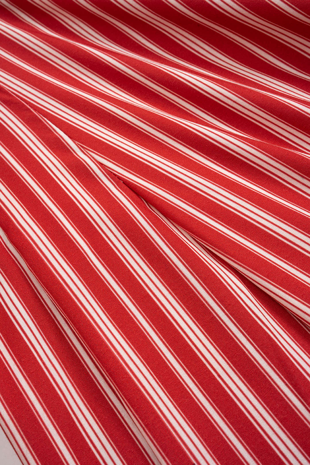 חצאית עם הדפס פסים וקשירה 