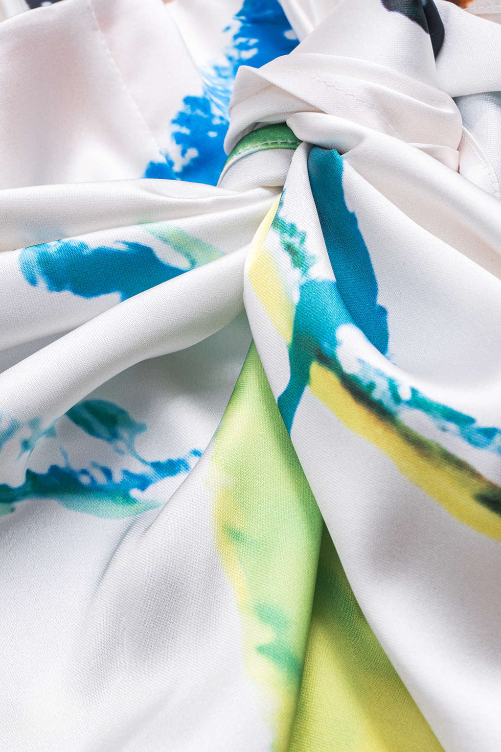 חצאית סאטן עם רוכסן וקשירה קדמית בהדפס פרחוני 