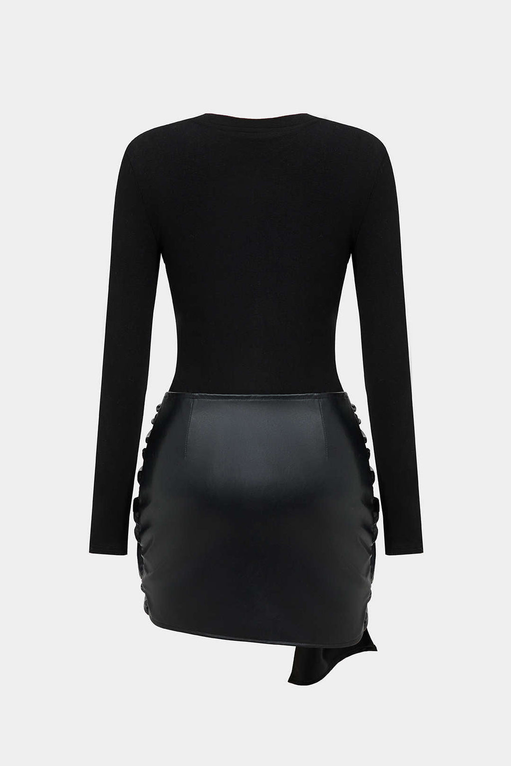 שמלת מיני עם צווארון עגול וקשירה דמוית עור עם טלאים מקדימה 