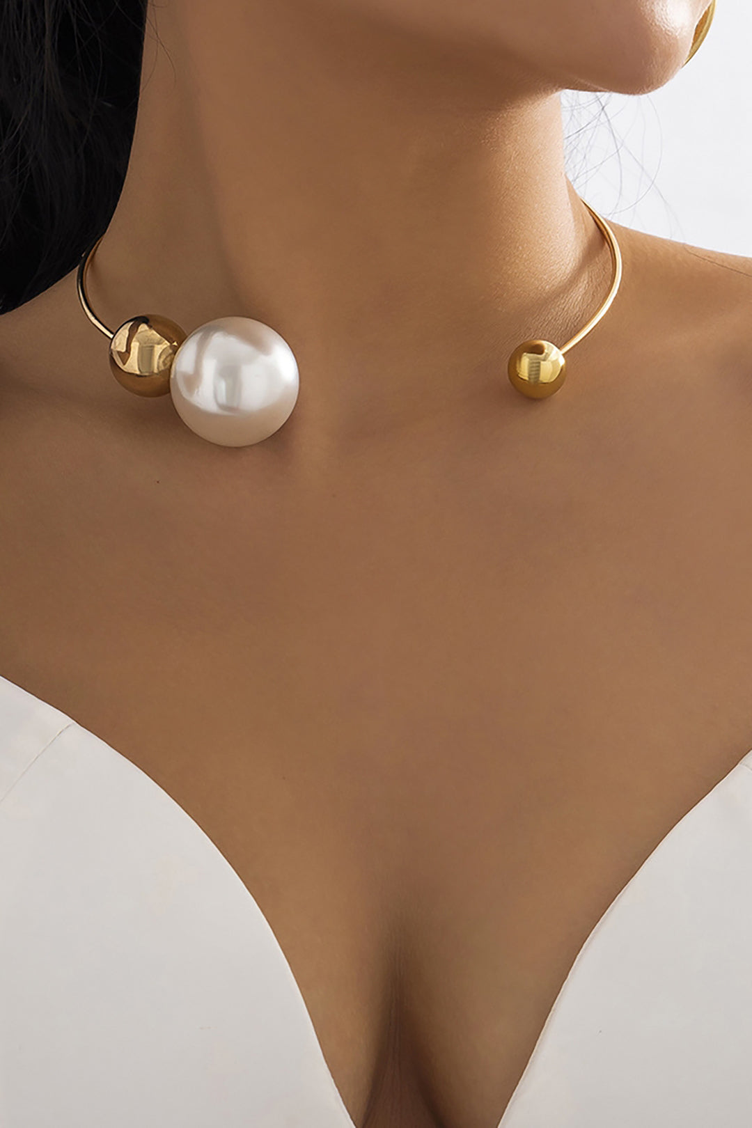 Collar De Perlas Metálicas Minimalista Brillante Y Elegante