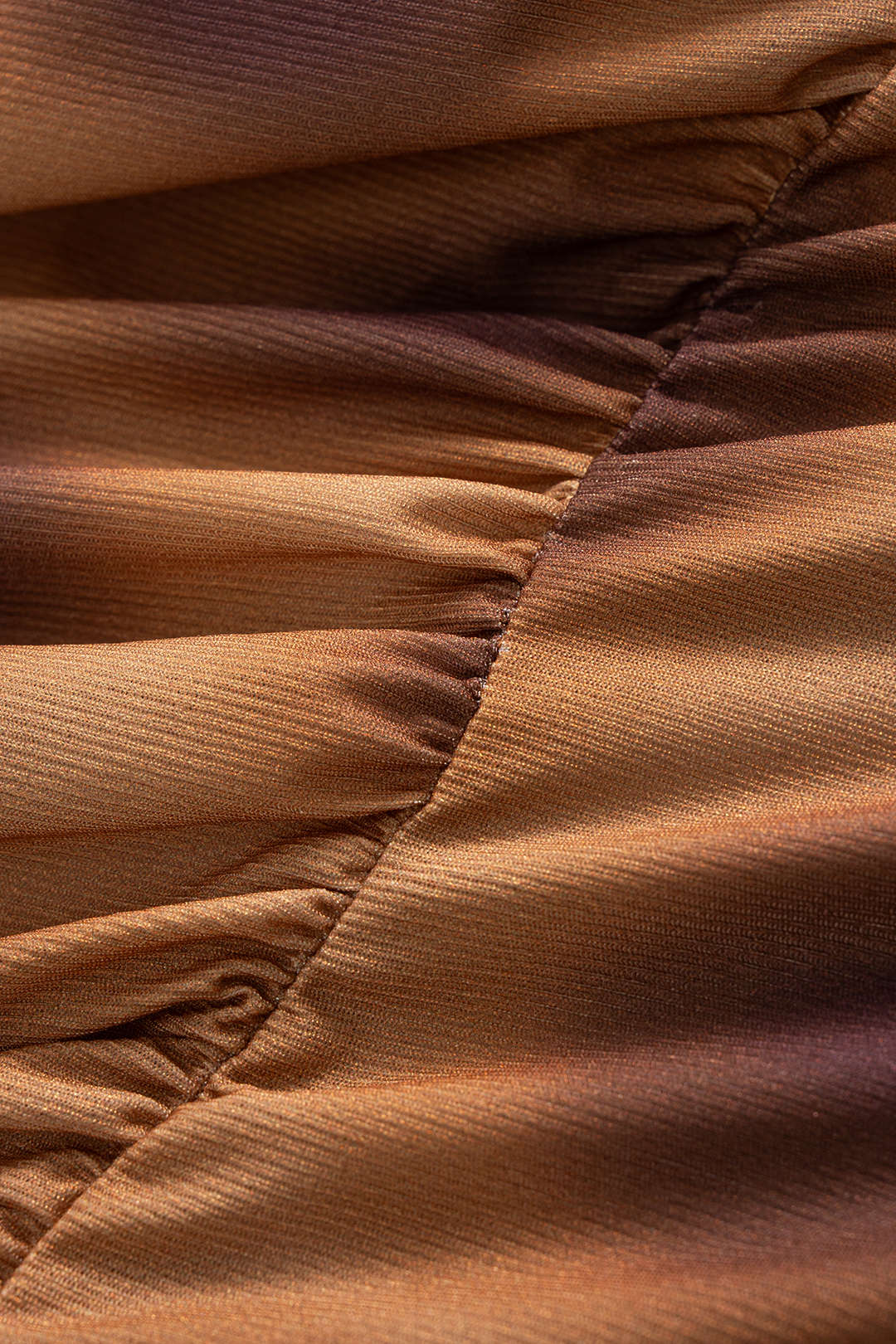 שמלת מיני עם שרוולים ארוכים וצווארון קפלים עם הדפס נמר 