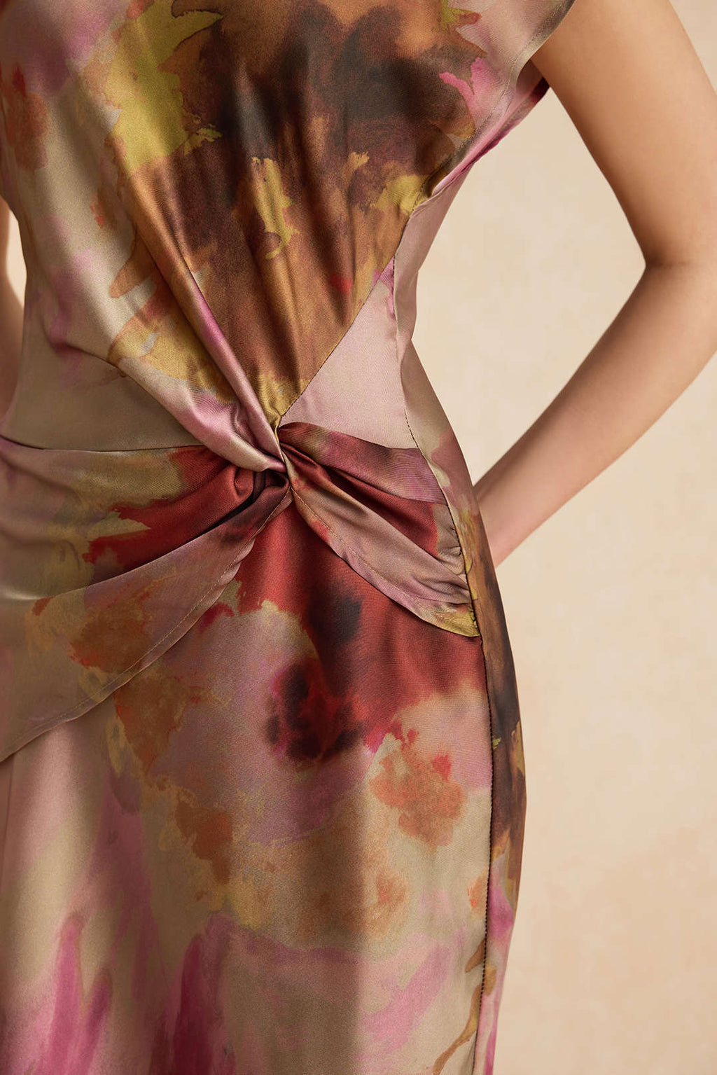 Vestido Midi Estampado Tie Dye Con Volantes Y Nudo Elegante