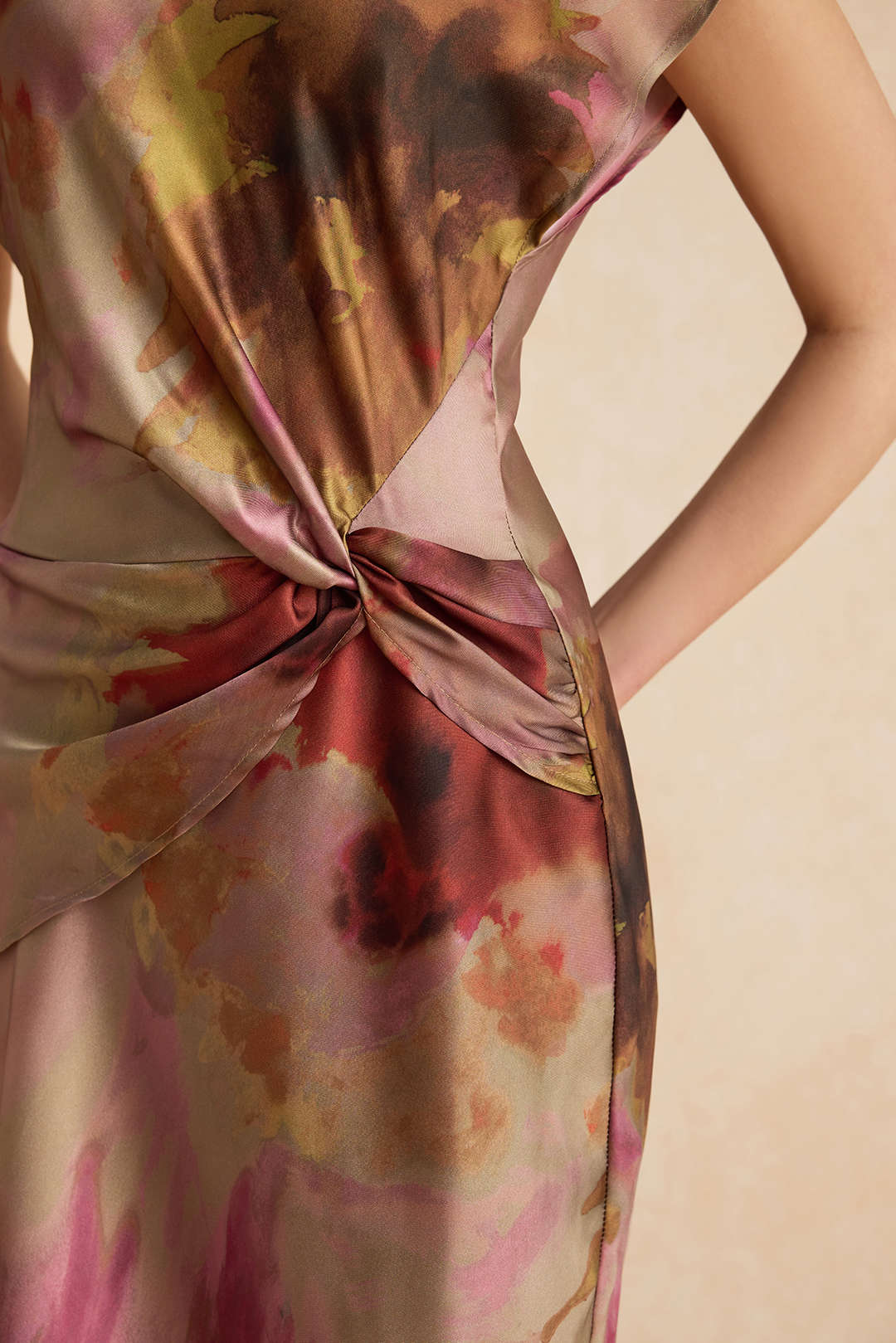 Vestido Midi Estampado Tie Dye Con Volantes Y Nudo Elegante