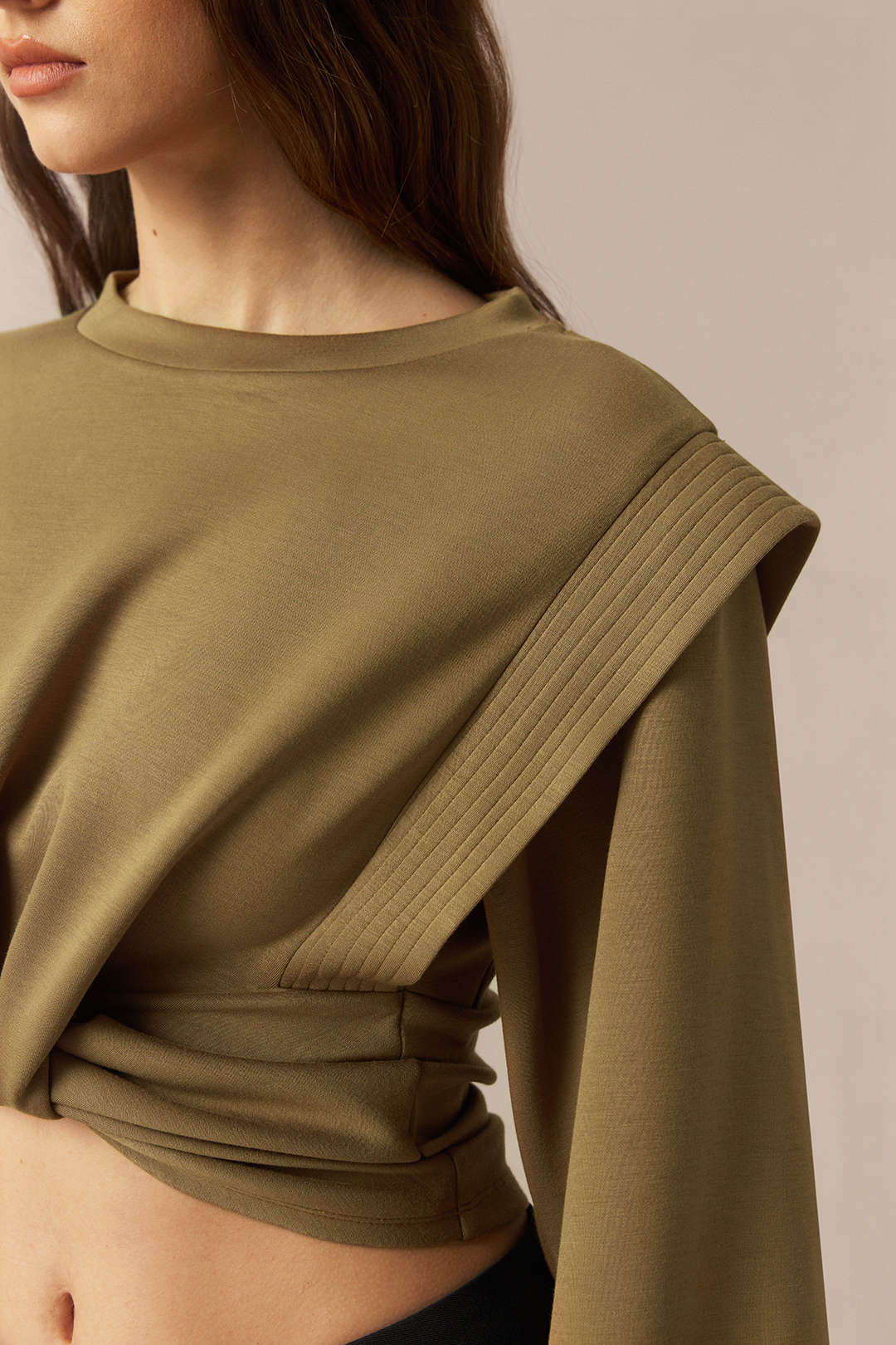 Ruched Round Neck Long Sleeve Sweatshirt