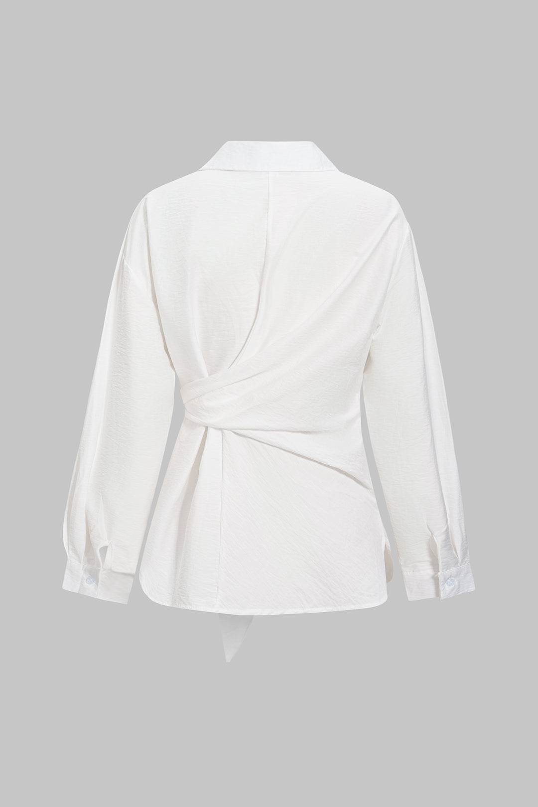 חולצה אסימטרית עם קשירה מלפנים וקשירה עם שרוולים ארוכים 