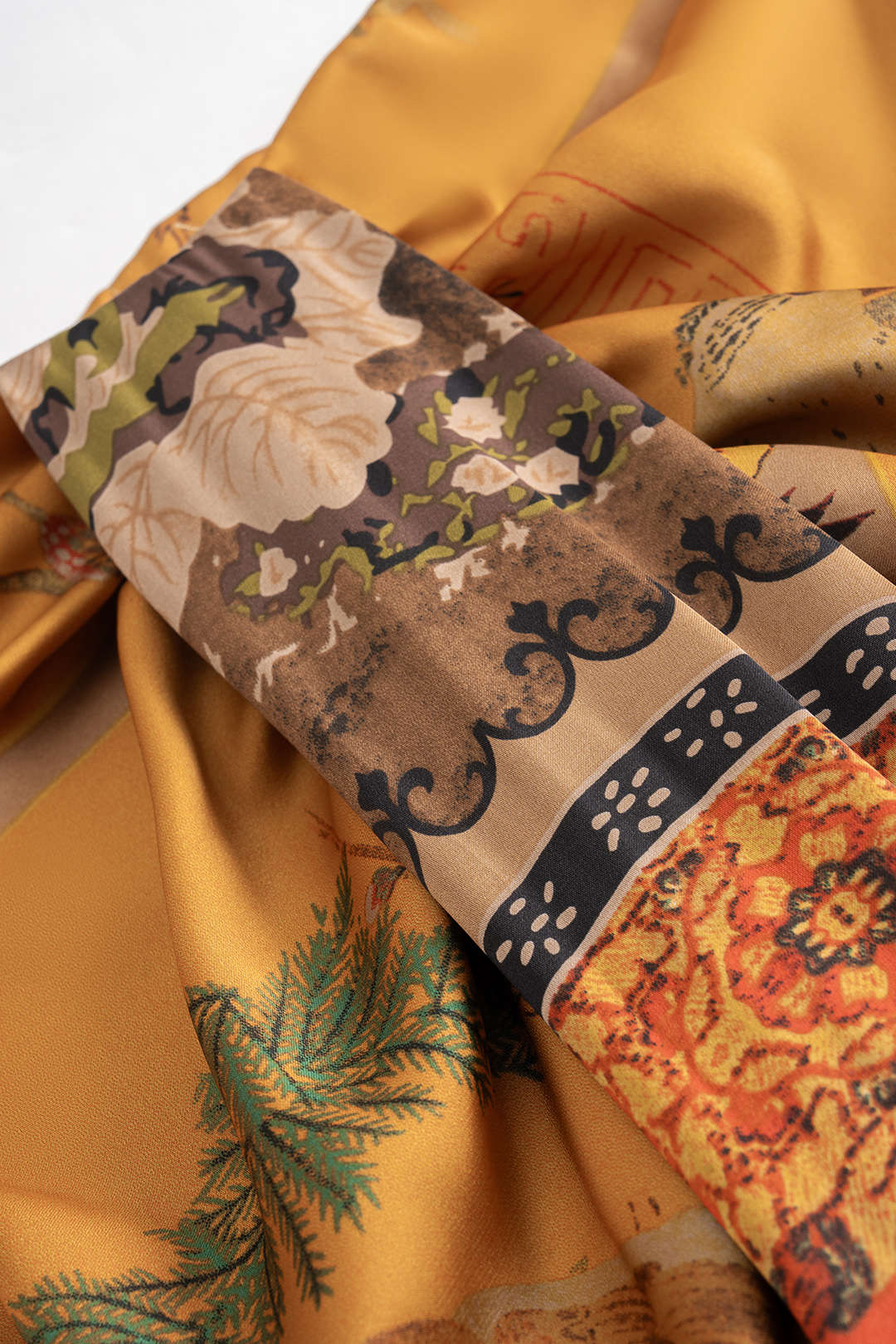 חצאית עם הדפס פרחוני וקשירה 