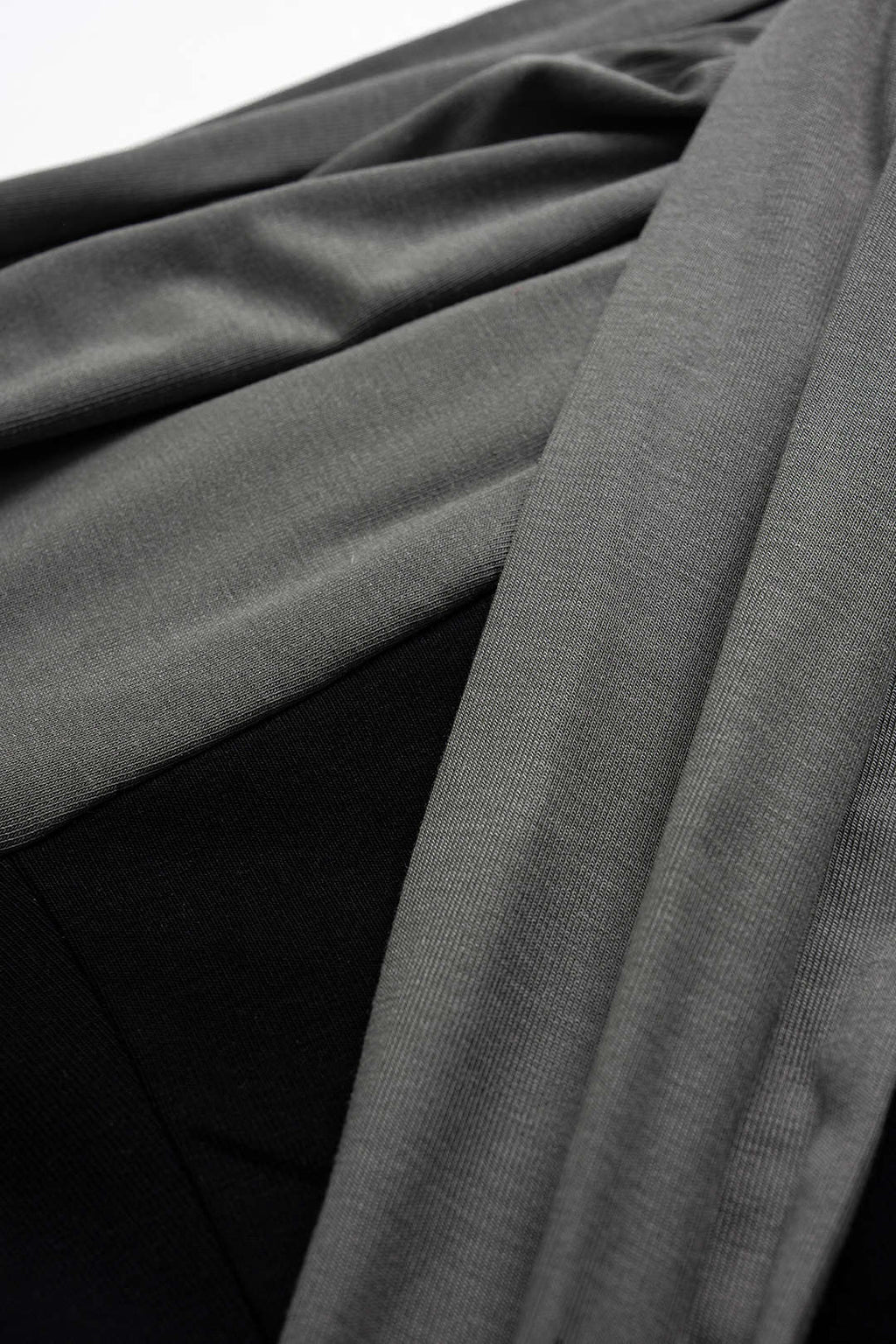 חצאית קשירה בגזרה גבוהה 