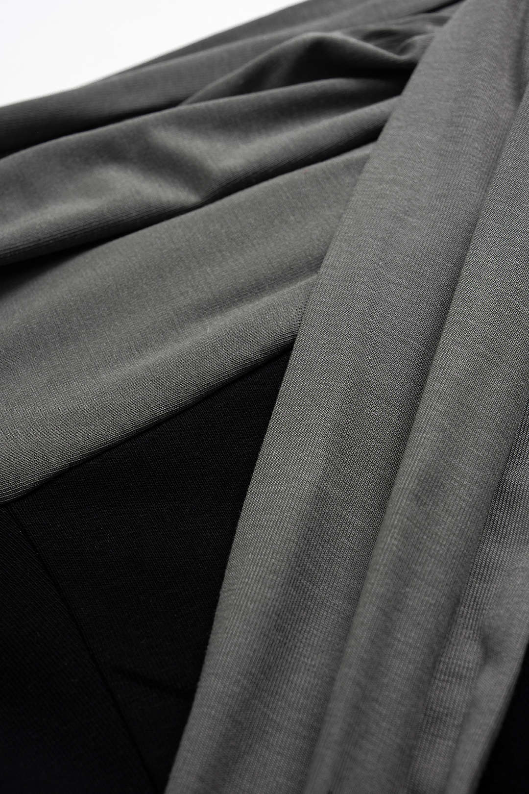 חצאית קשירה בגזרה גבוהה 