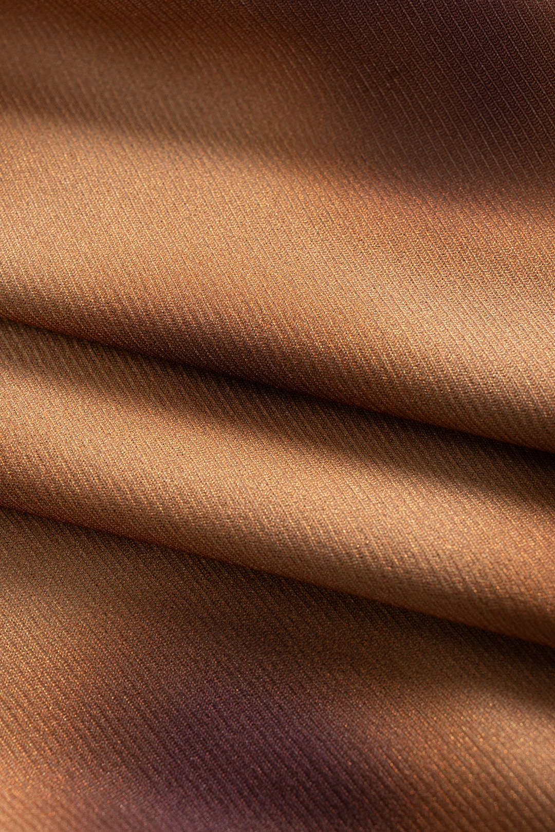 שמלת מיני עם שרוולים ארוכים וצווארון קפלים עם הדפס נמר 