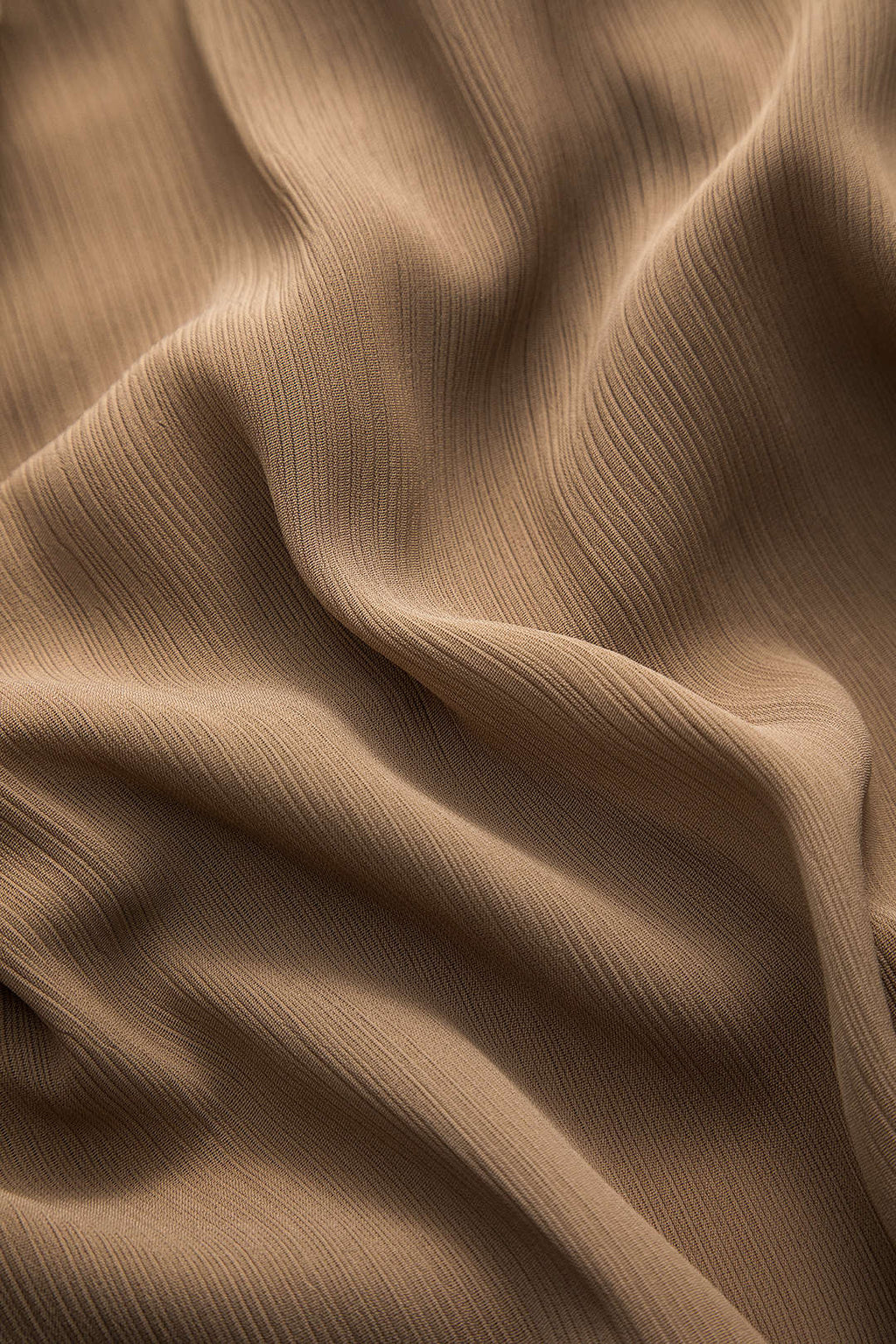 חולצת שיפון ארוכת שרוולים עם קפלים ושרוכים 