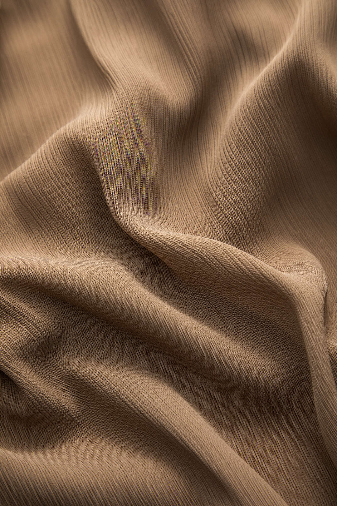 חולצת שיפון ארוכת שרוולים עם קפלים ושרוכים 