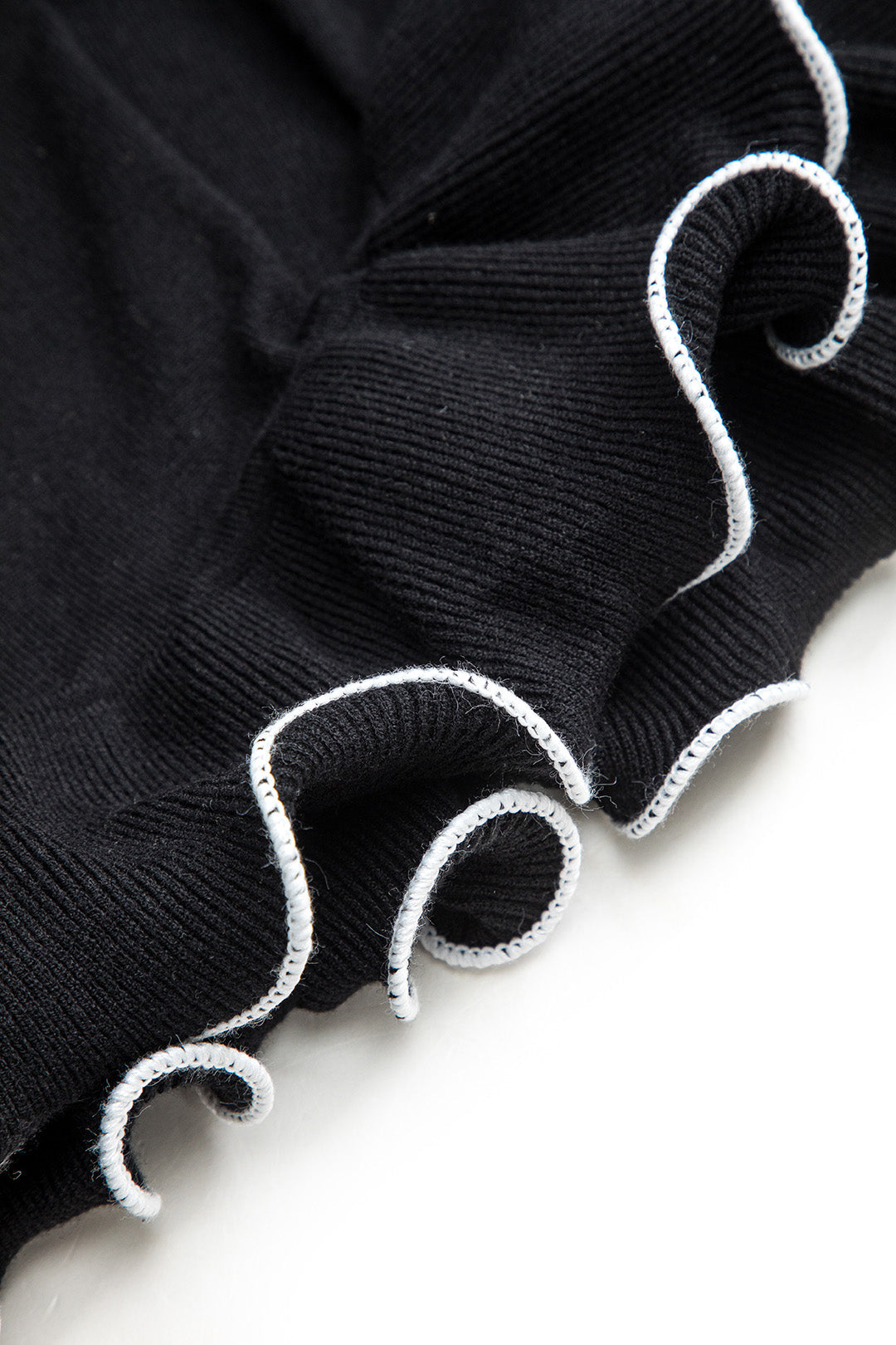 שמלת סריג עם תפרים מנוגדים 