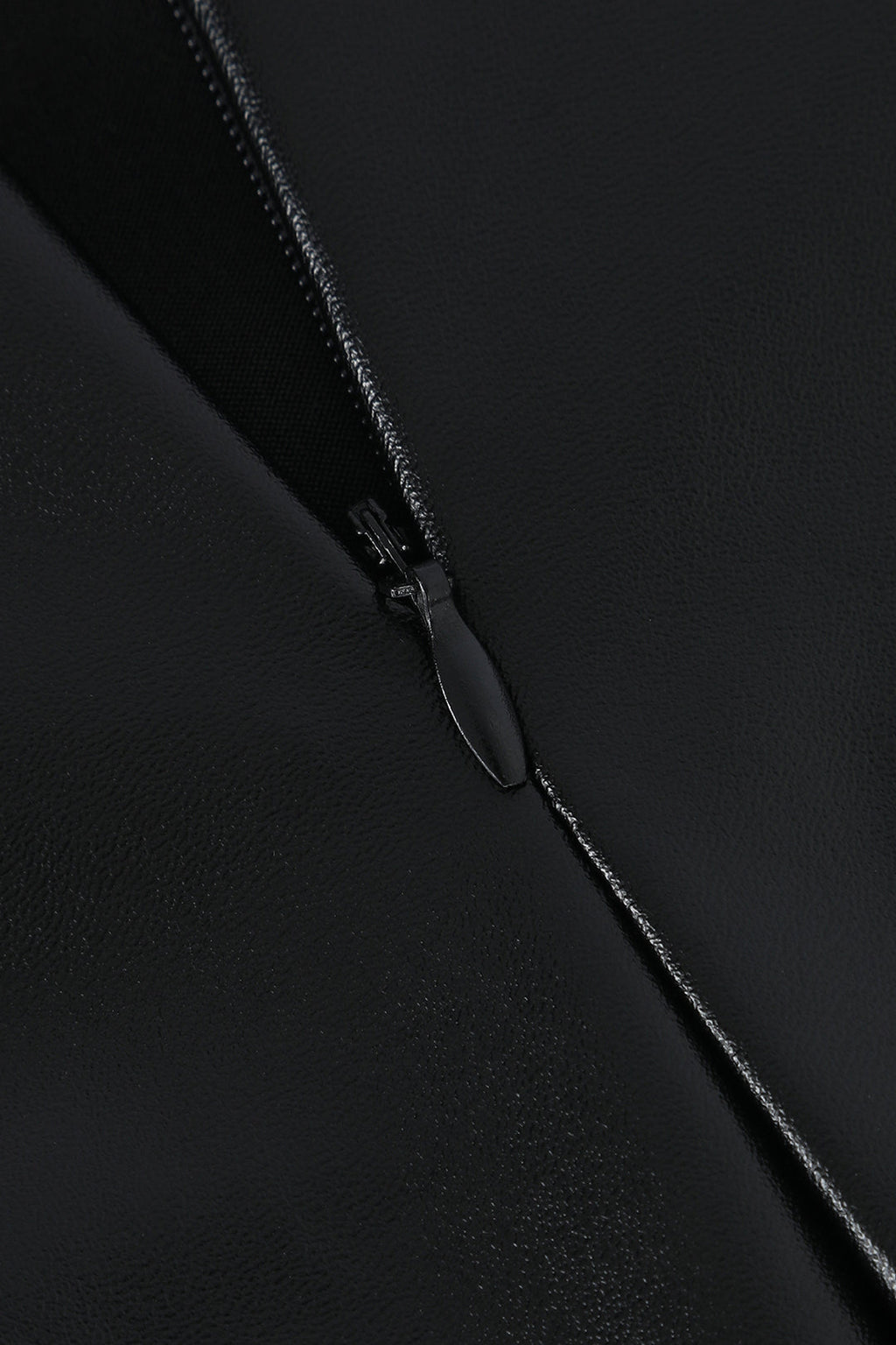 חצאית מידי עם רוכסן דמוי עור 