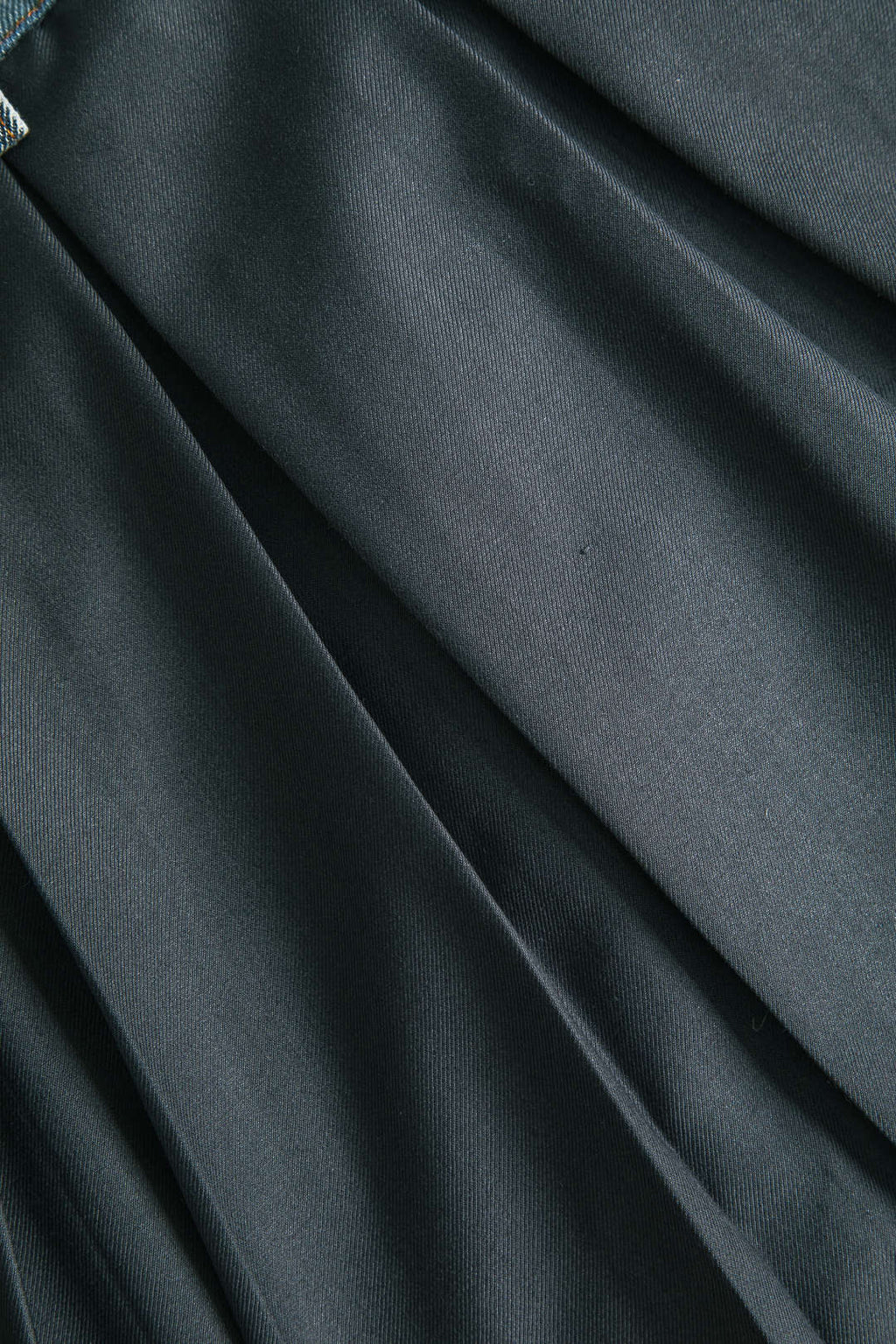 חצאית מיני ג'ינס עם טלאים 