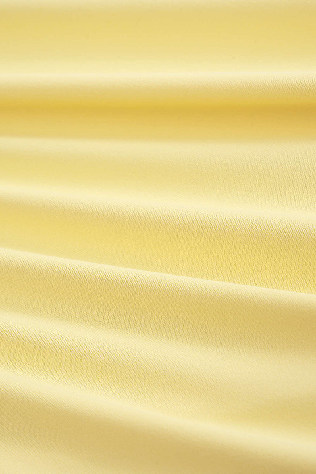 שמלת מיני עם שרוולים ארוכים וקשירה ללא גב