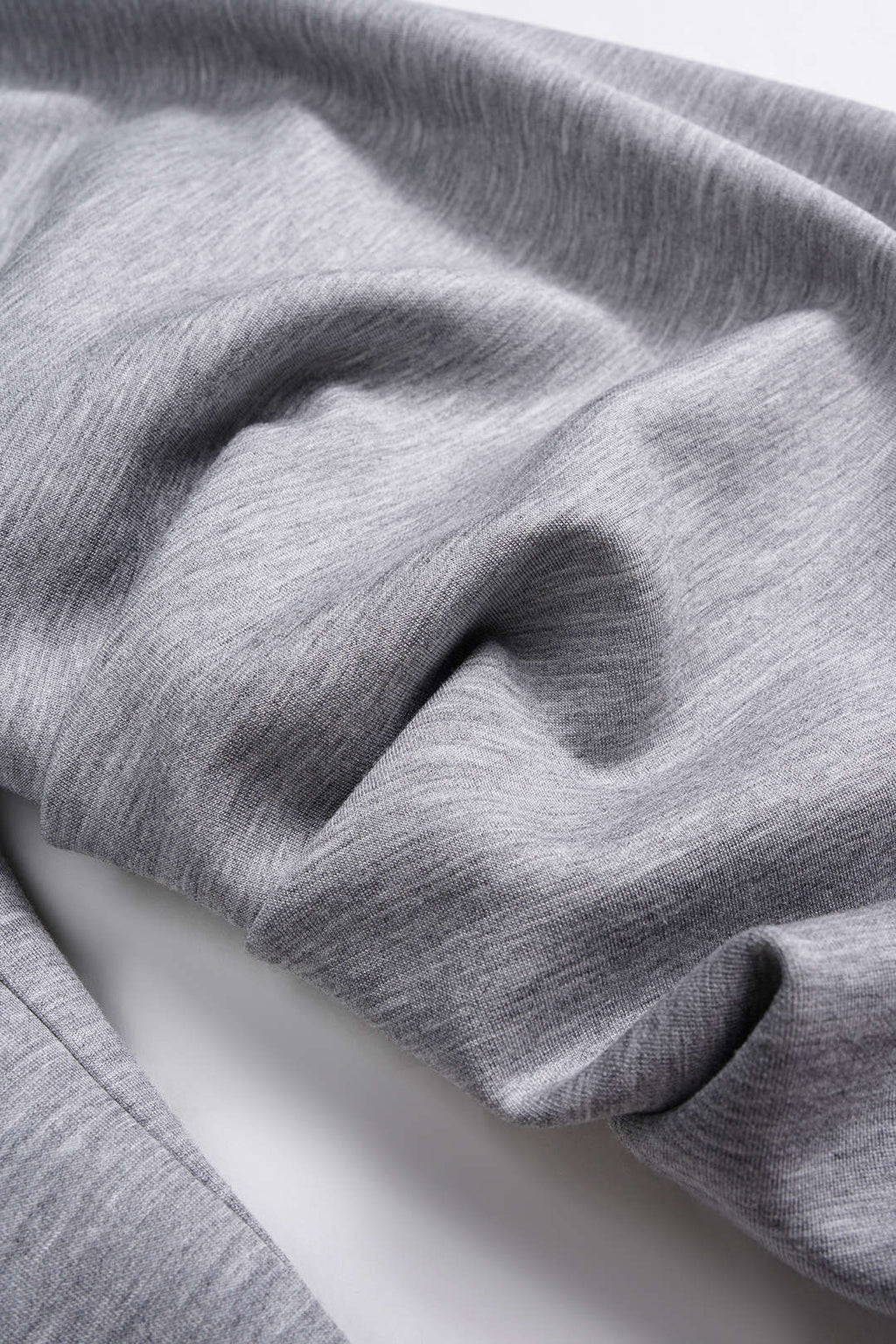 סווטשירט עם רוכסן וצמוד מותן 