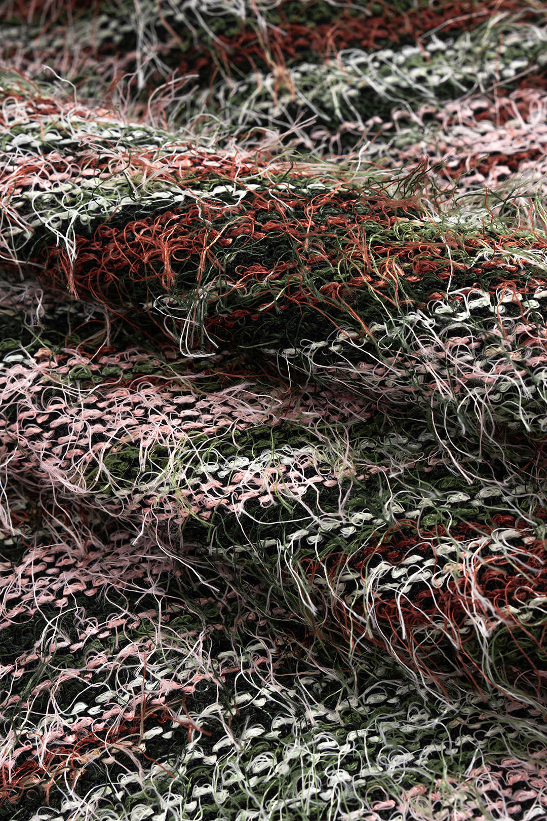 שמלת מיני עם שרוולים ארוכים וגזרה צמודה עם הדפס פסים 