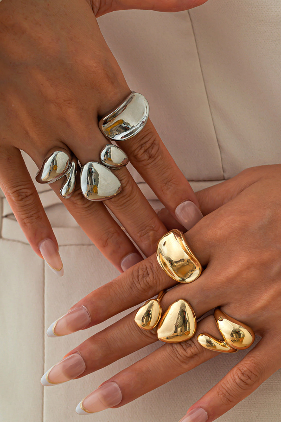 Anillos Irregulares Metálicos Texturas Minimalistas