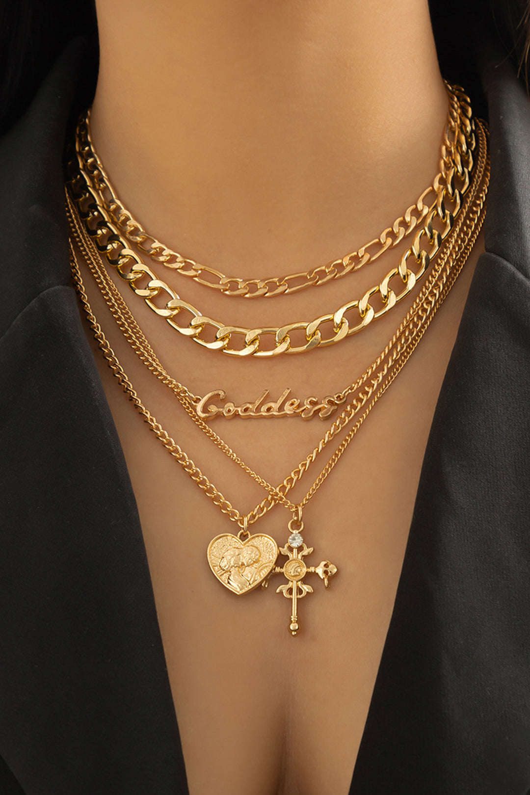 Collar Multicapa de Cadena con Moneda Minimalista Elegante