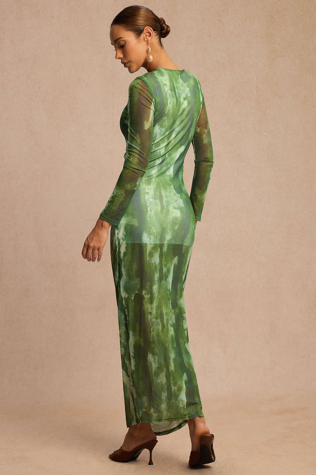 שמלת מידי עם צווארון עגול ושרוולים ארוכים, הדפס טאי דאי ורשת 