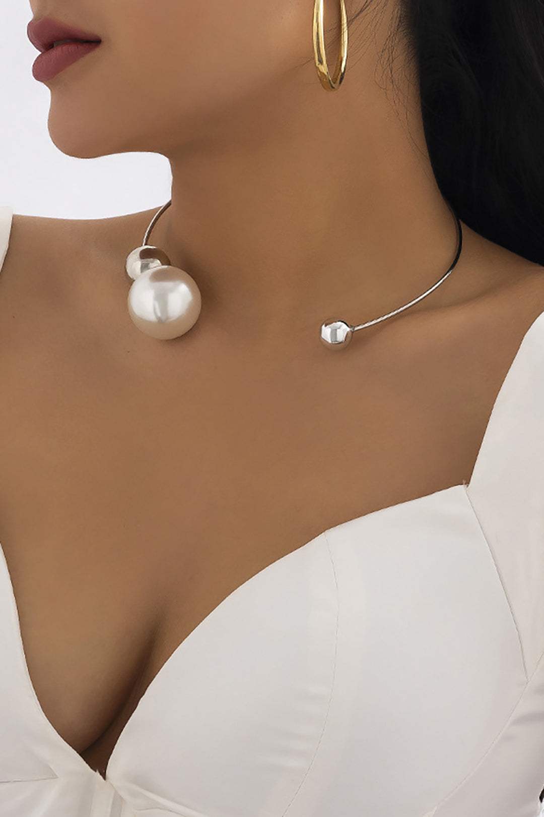 Collar De Perlas Metálicas Minimalista Brillante Y Elegante