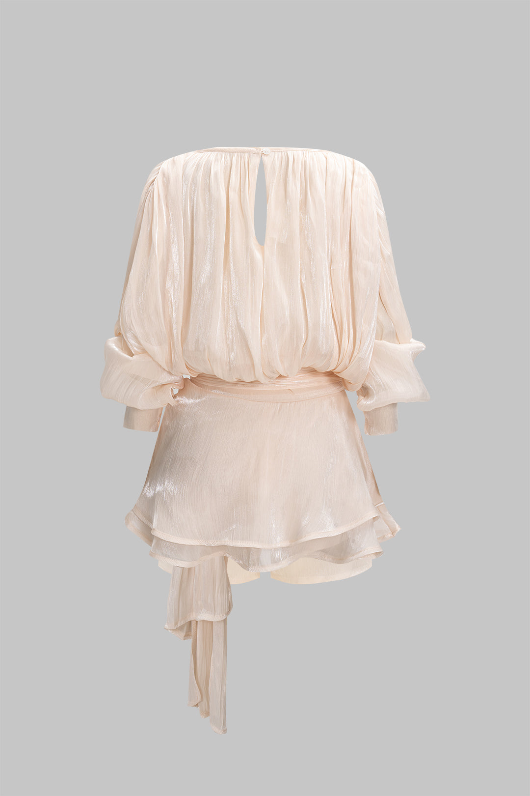 שמלת מיני עם שרוולים ארוכים וקפלים של שיפון 