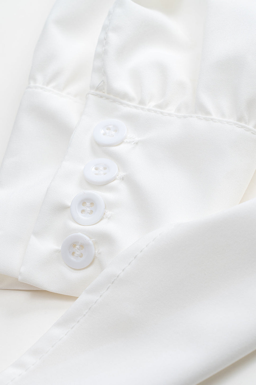 חולצה ארוכת שרוולים עם קשירה מלפנים 