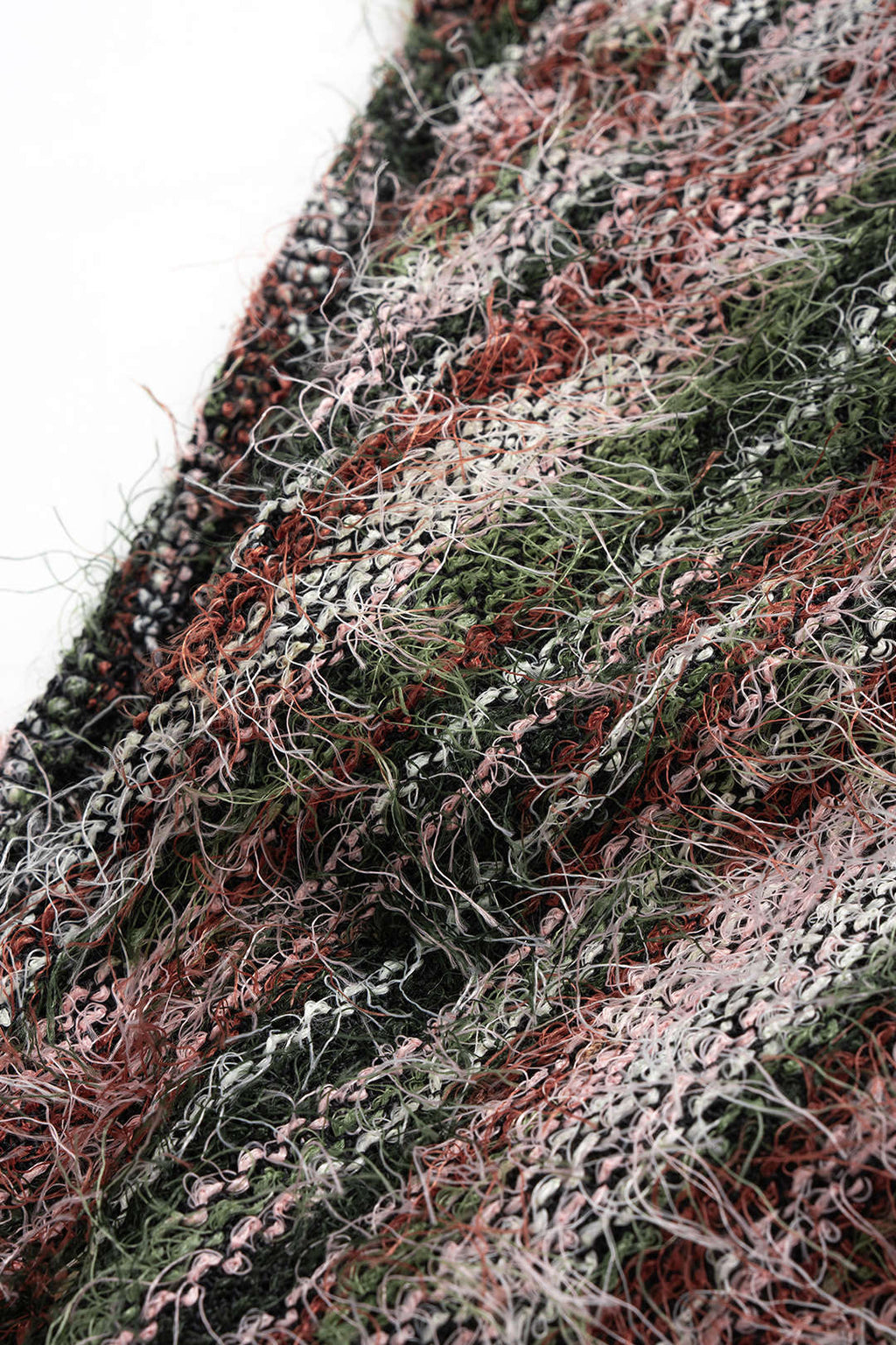 שמלת מיני עם שרוולים ארוכים וגזרה צמודה עם הדפס פסים 