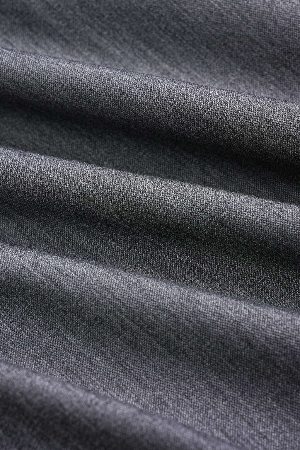 חצאית אסימטרית עם כפתורים וקשירה לא סדירה 