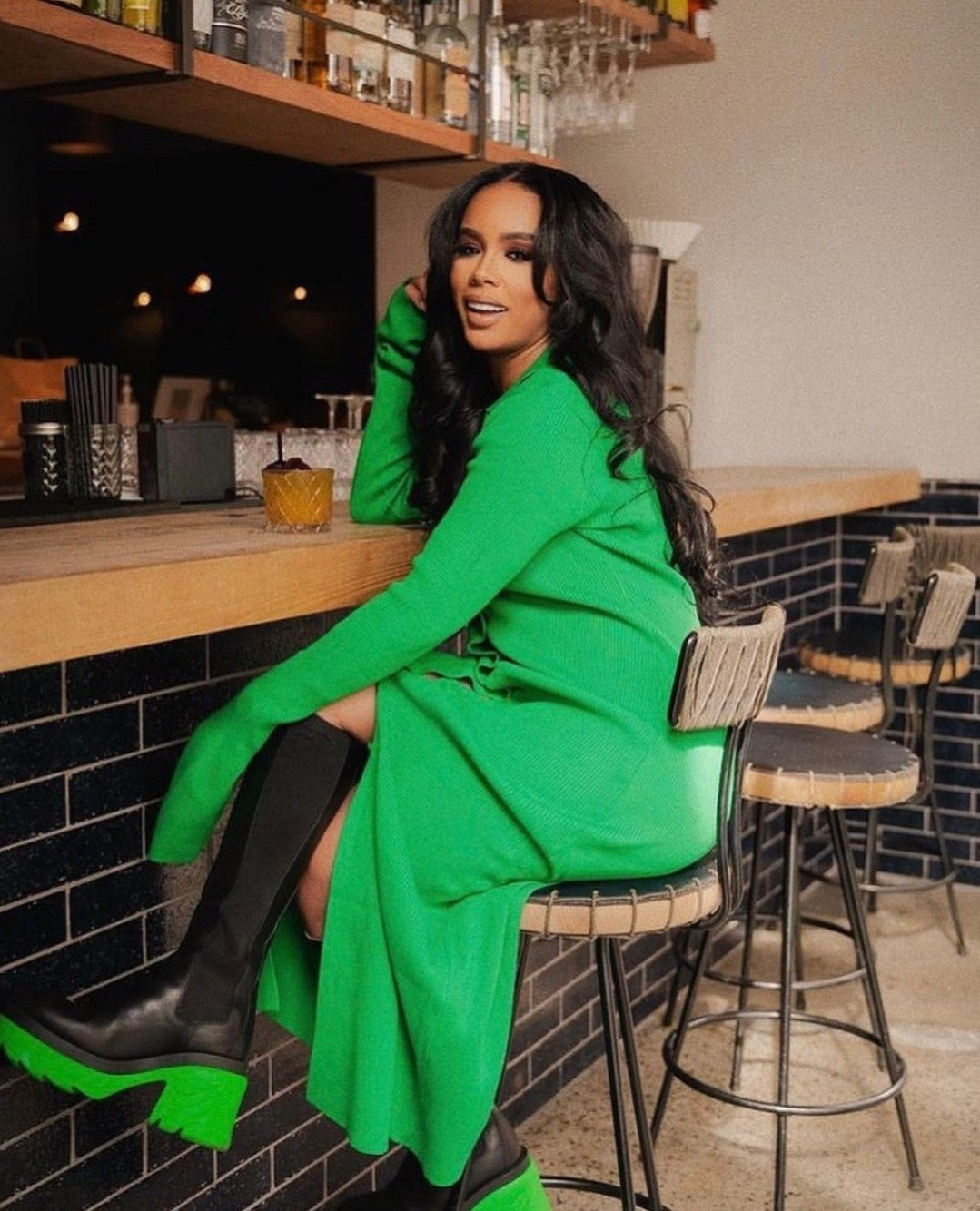 שמלת מקסי עם שרוולים קצרים וצווארון כפתורים 