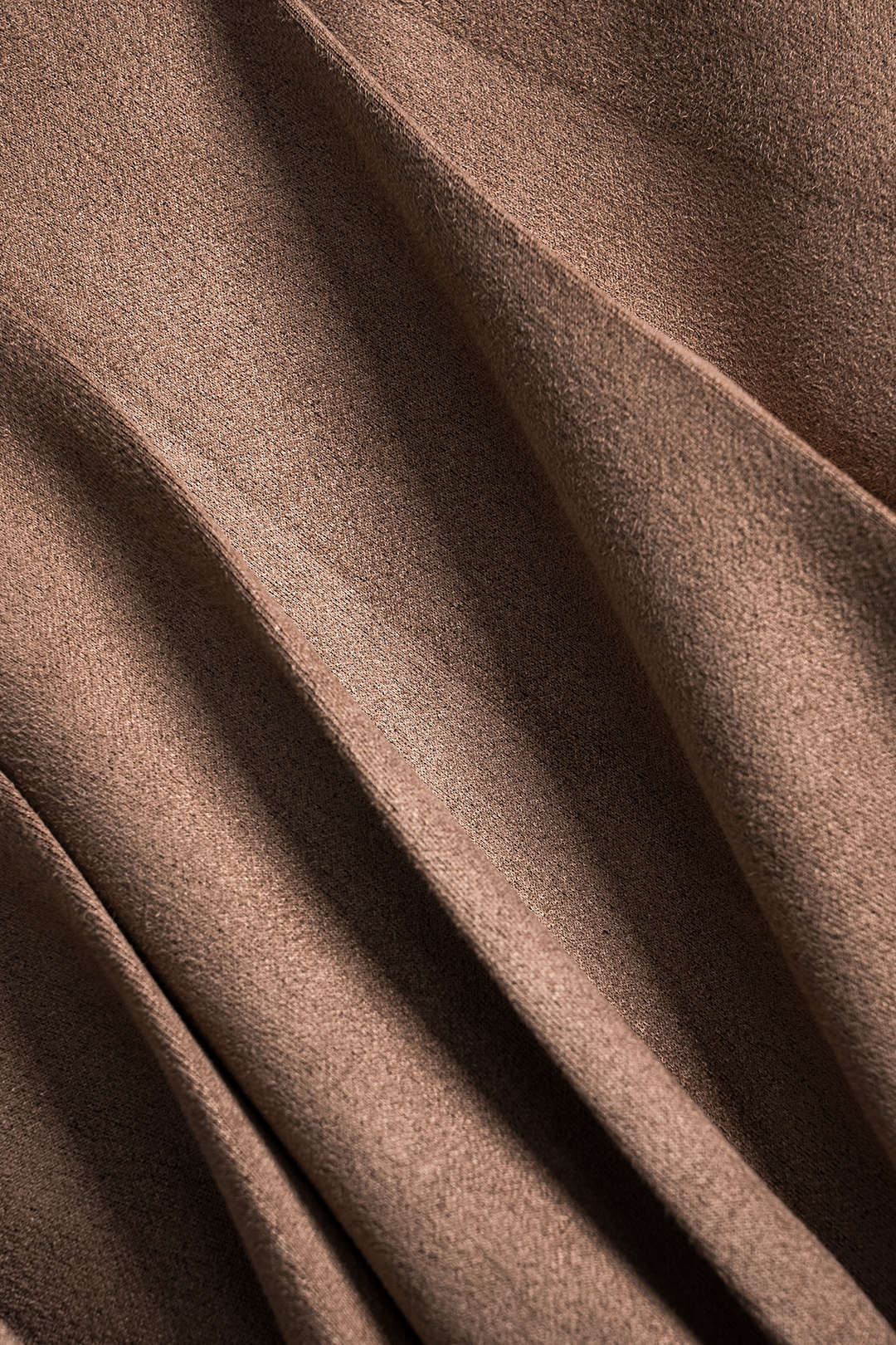 חצאית קפלים עם כפתורים מטאליים מזמש 