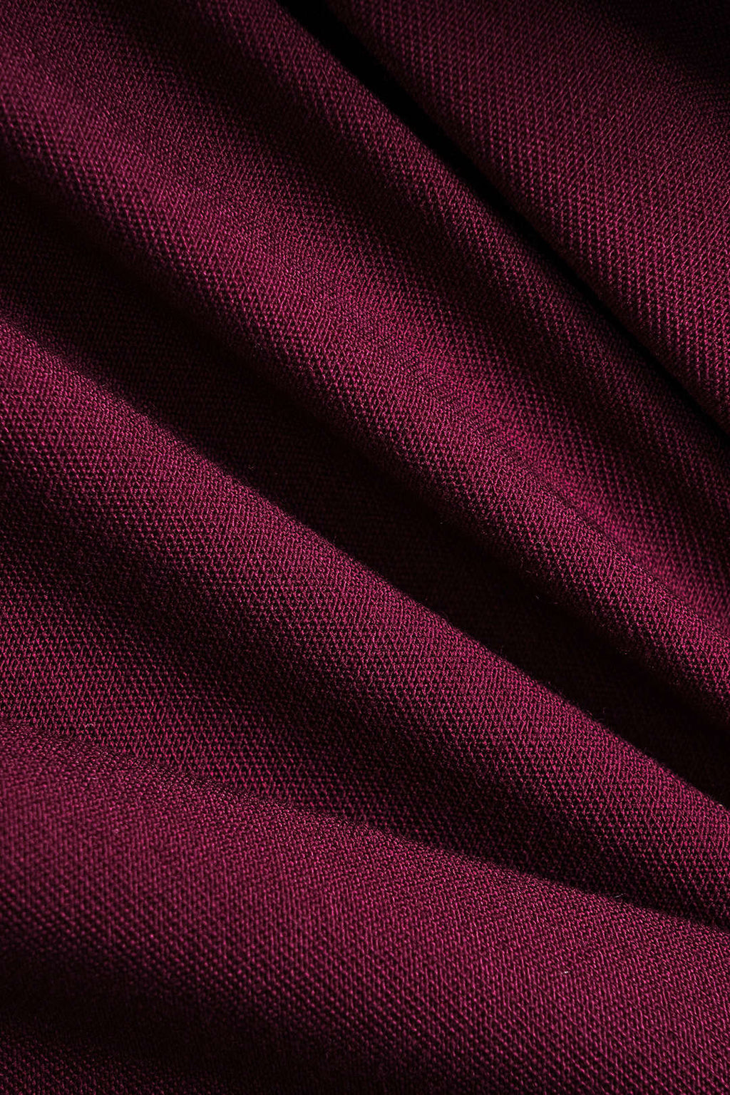 שמלת מיני עם שרוולים ארוכים וטלאים דמוי עור מטאלי 