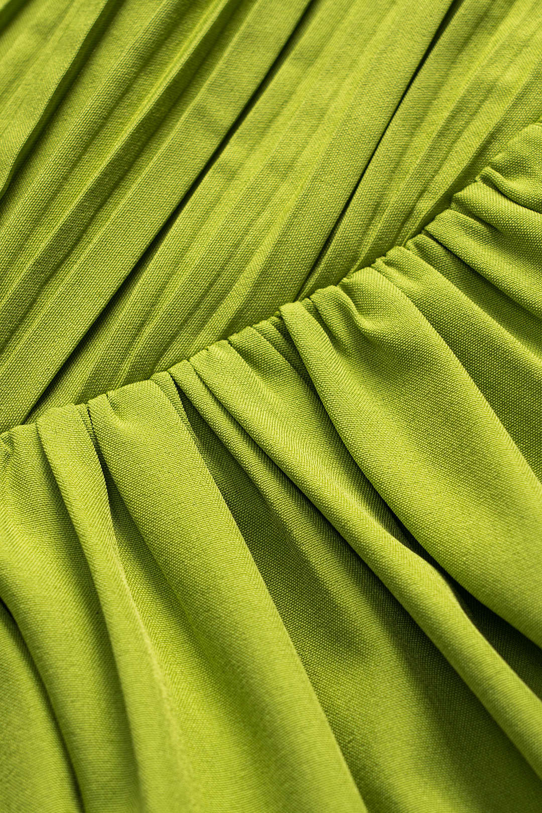 חצאית אסימטרית קפלים 