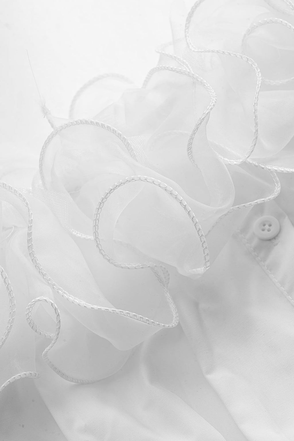 חולצה ארוכת שרוולים עם שוליים מחוספסים 