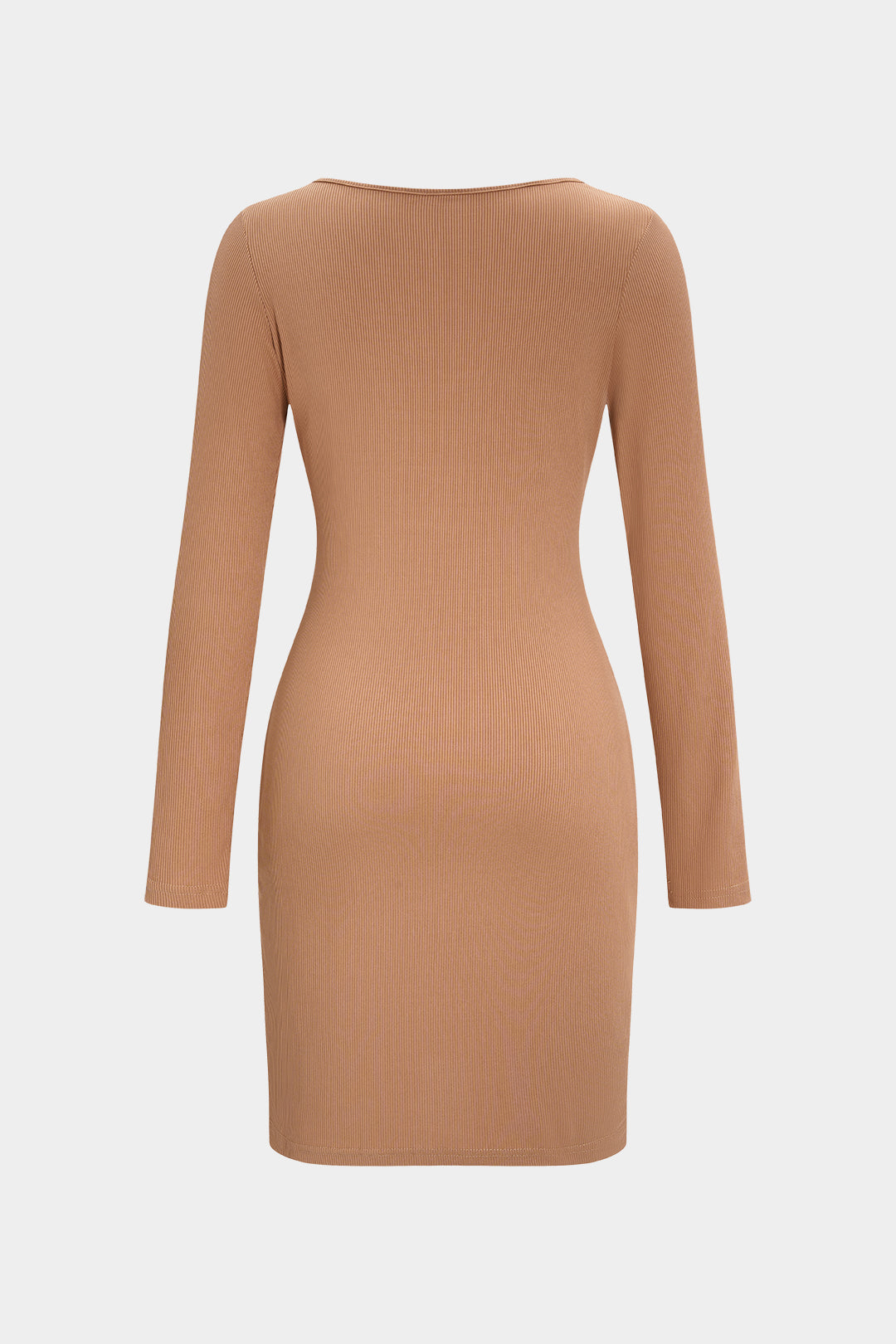 שמלת מיני עם שרוולים ארוכים וגזרות בעיצוב מטאלי 