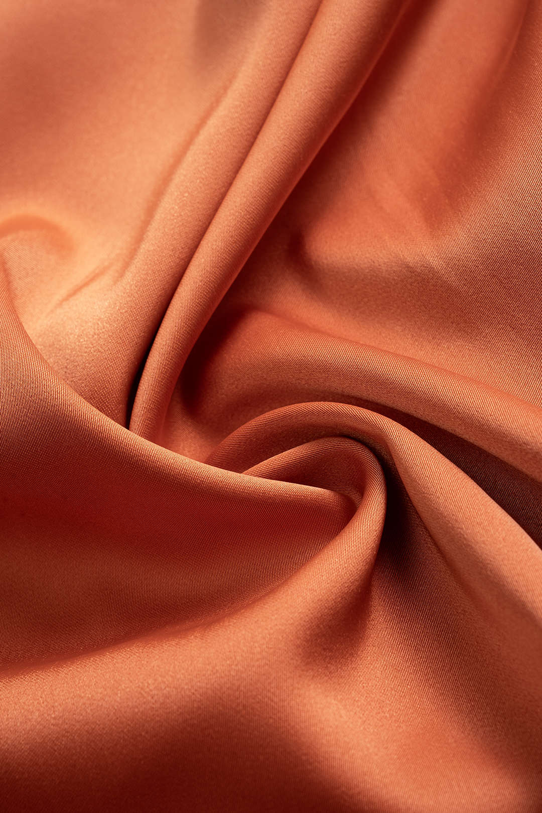 שמלת מיני ארוכת שרוולים עם קשירה מלפנים וקשירה בצבע סאטן 