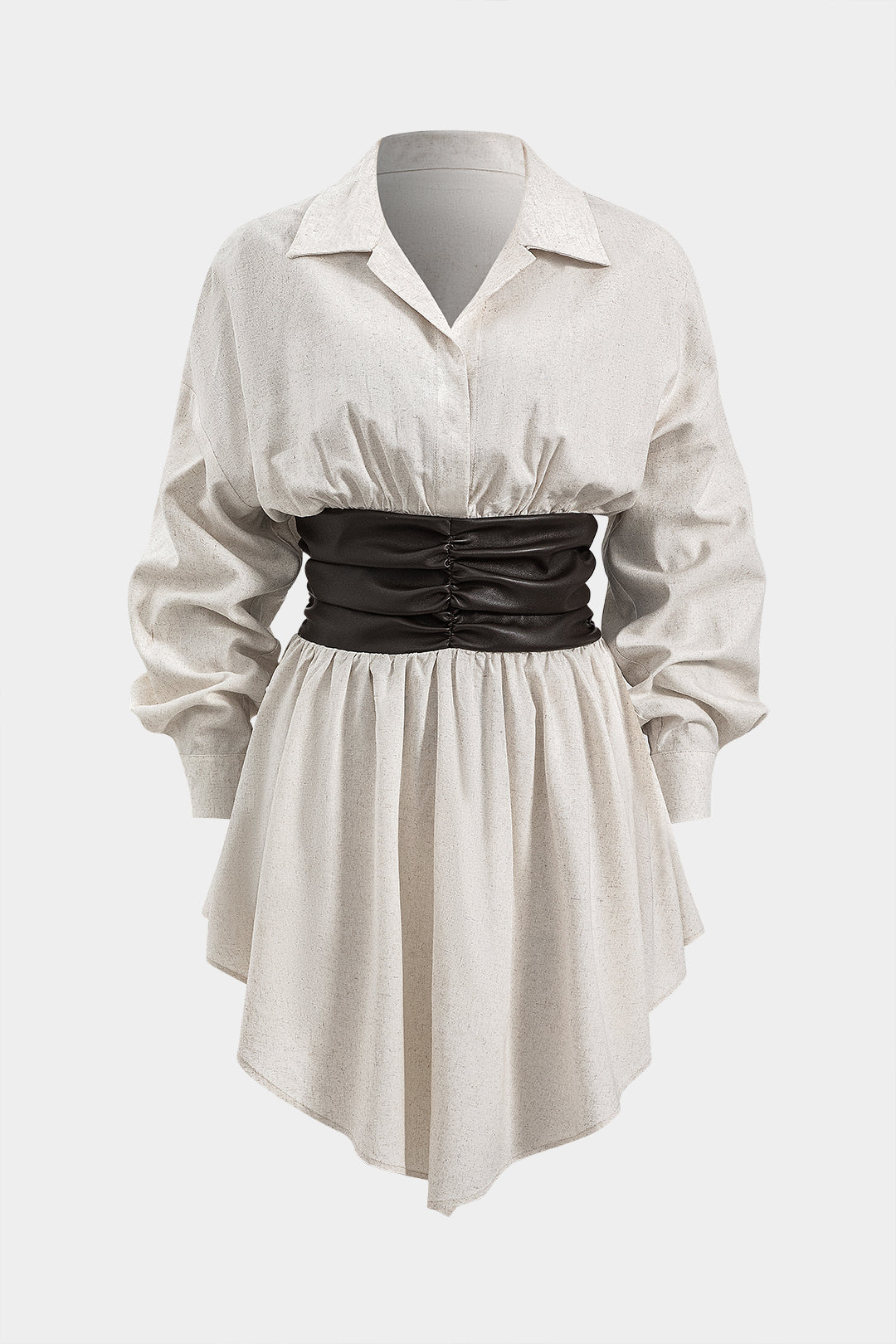 שמלת מיני עם שרוולים ארוכים, טלאים וקשירה, דמוי עור 