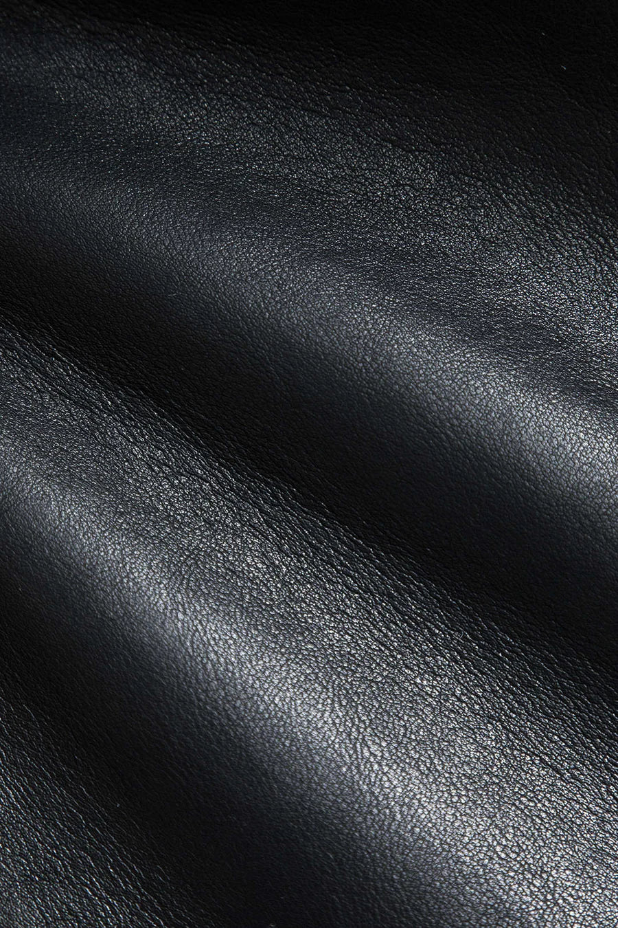 Chaqueta de Cuero Selant Exterior Negro con Detalles Cremas
