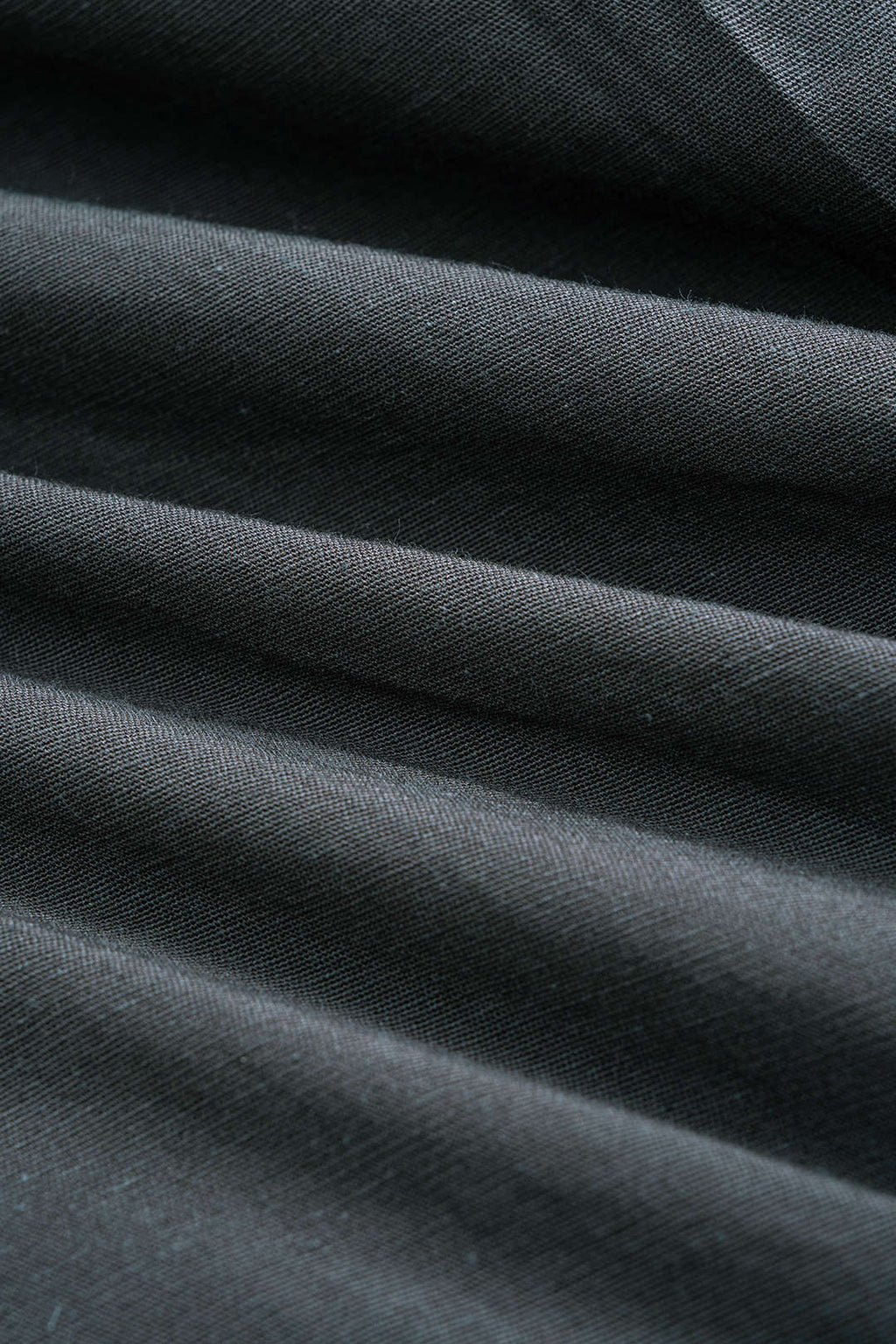 חולצה ארוכת שרוולים עם כפתורים וחגורה, כיסים מלאכותיים 