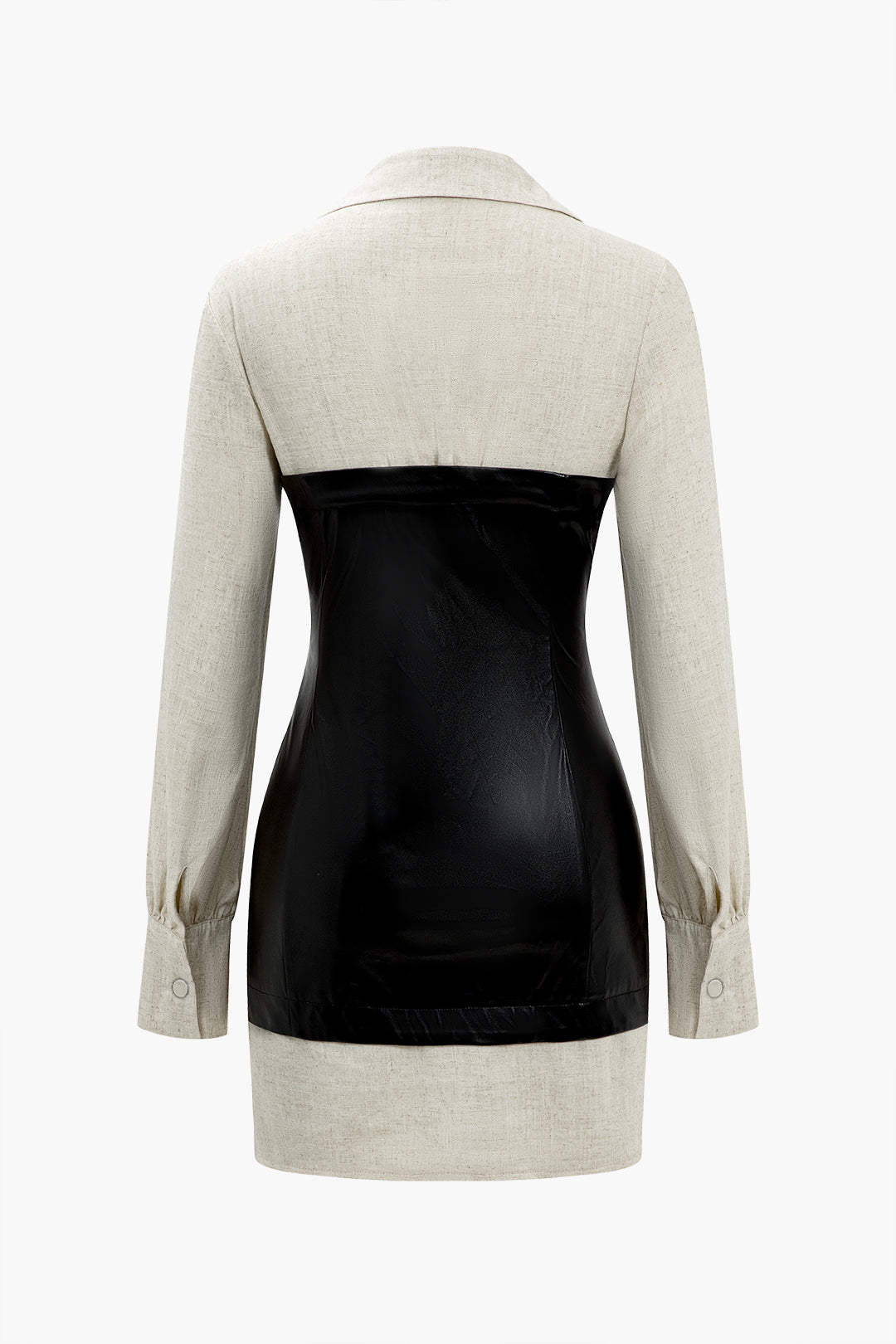 שמלת מיני דמוית עור עם טלאים מכופתרים 